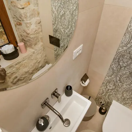 Luxury Studio Eminence In The Old Center Of On Pjaca Square Apartment *